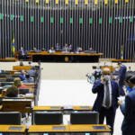 Câmara aprova auxílio de R$ 600 por mês para trabalhador informal