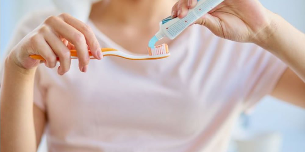 Higiene bucal pode ajudar a prevenir complicações da covid-19
