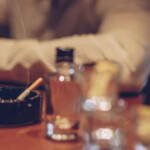 Estamos mais ansiosos, depressivos e consumindo mais álcool e cigarros