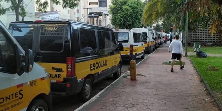 Governo de Goiás libera R$ 18 milhões em linha de crédito para empresários do transporte escolar