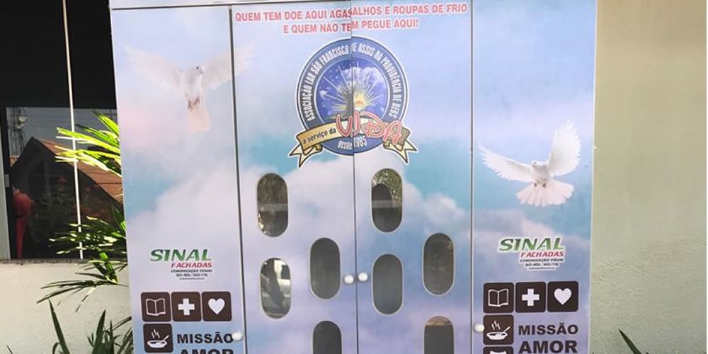 Guarda Roupa Solidário é colocado no pátio do Hospital Padre Tiago na Providência de Deus em Jataí-GO