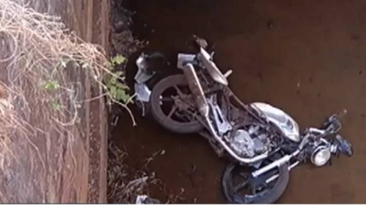 Homem cai com moto em ponte e morre ao fugir de policiais que tentavam evitar aglomeração em luau, em Jataí