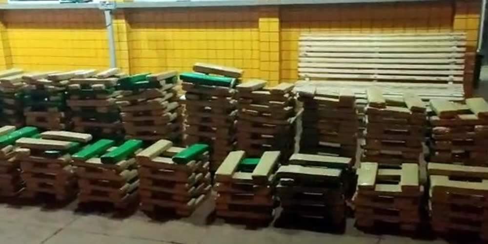 Jovem é preso com quase 800 quilos de maconha na BR-364, em Jataí