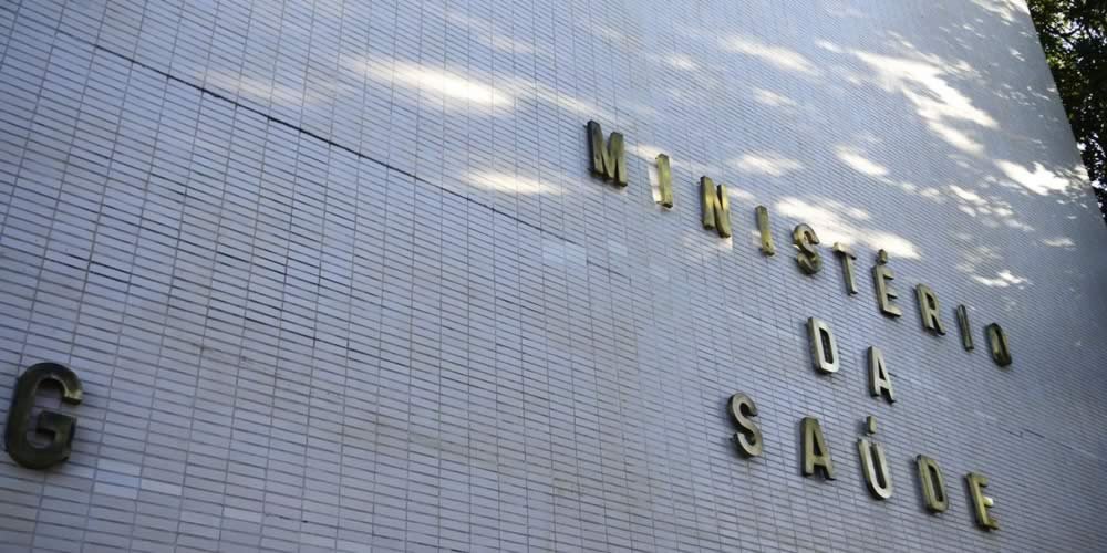 Saúde alerta sobre ligações e SMS falsos de cadastro para vacinação