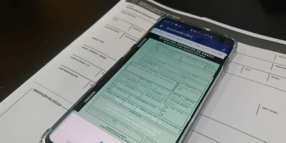 Certificado de registro e licenciamento de veículos (CRLV) volta a ser impresso em todo Brasil
