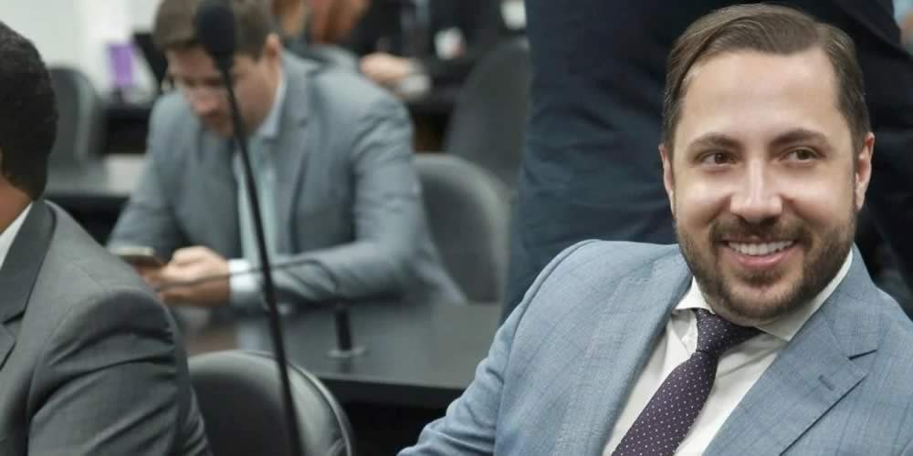 Vice-líder de Caiado na Assembleia fica do lado de Ibaneis em briga