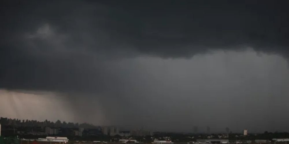 ALERTAS SOBRE TEMPESTADES COM QUEDA DE GRANIZO E DECLÍNIO DE TEMPERATURA SÃO EMITIDOS PARA GOIÁS