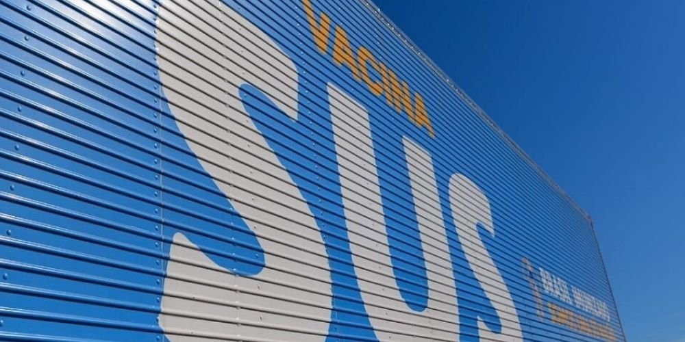 Após atraso, 133 mil doses de vacina contra Covid-19 chegam a Goiás