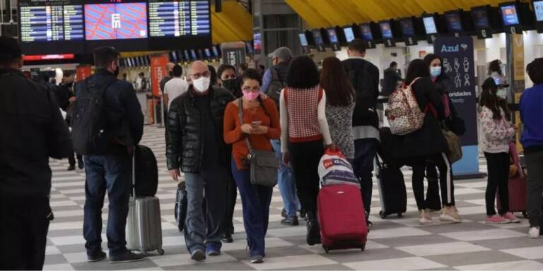 Autorização para menores de idade poderem viajar sozinhos passará a ser feita pela internet