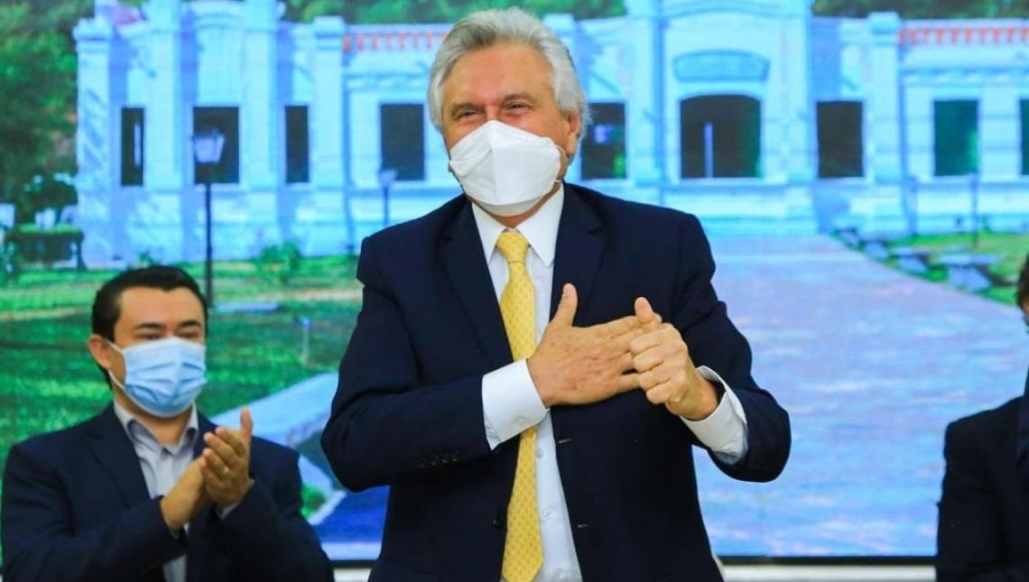 Governador anuncia progressão salarial para profissionais da educação