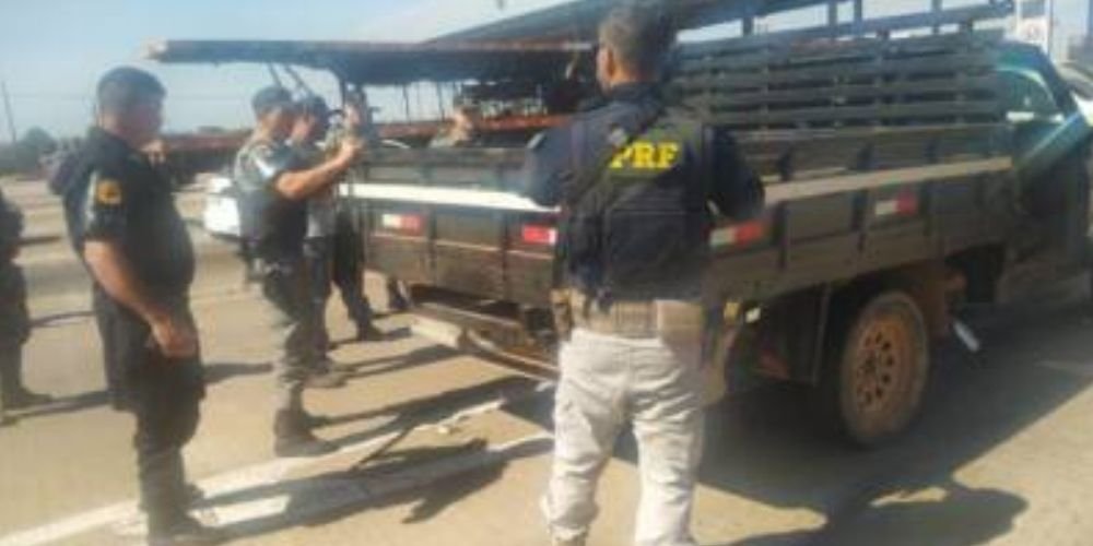 HOMEM É PRESO NA BR 153 TRANSPORTANDO 30 KG DE COCAÍNA