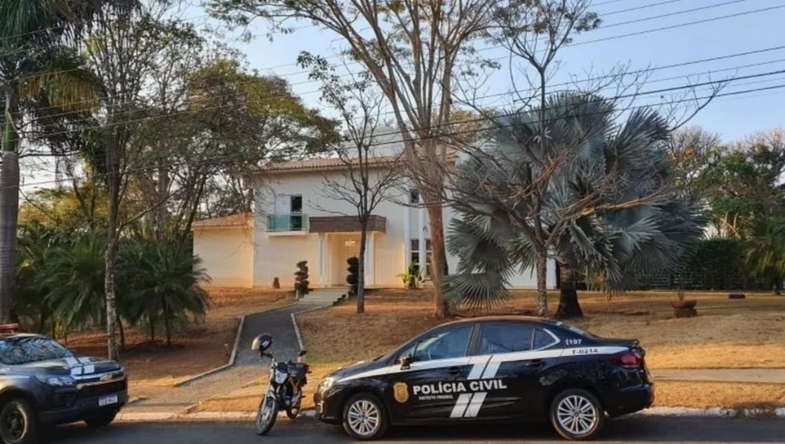 Operação cumpre mandado de busca e apreensão na casa do secretário estadual de Saúde Ismael Alexandrino, em Goiânia