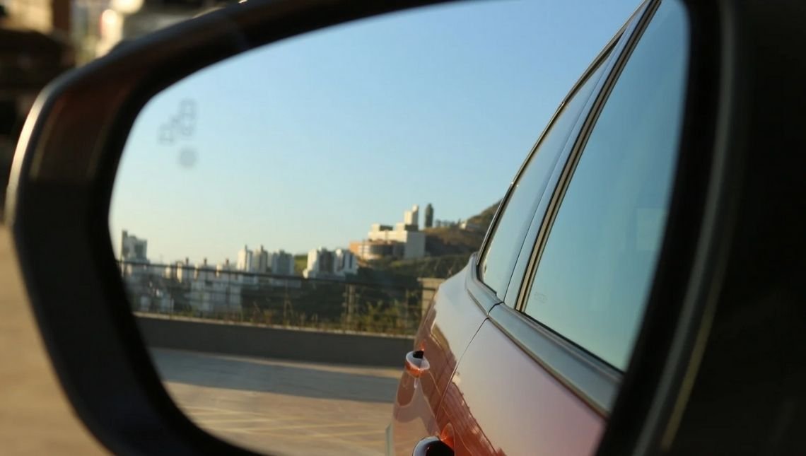Retrovisor com “ponto cego de pobre”