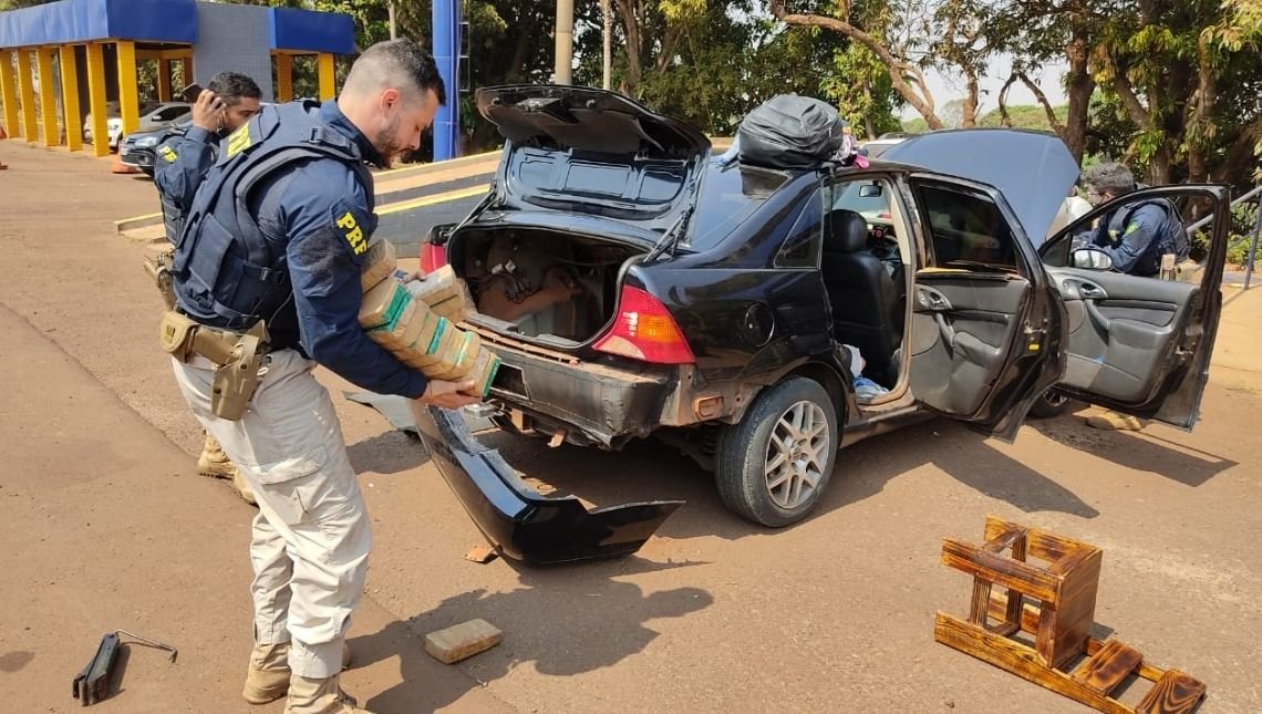 Carregamento milionário de cocaína é apreendido pela PRF, em Jataí