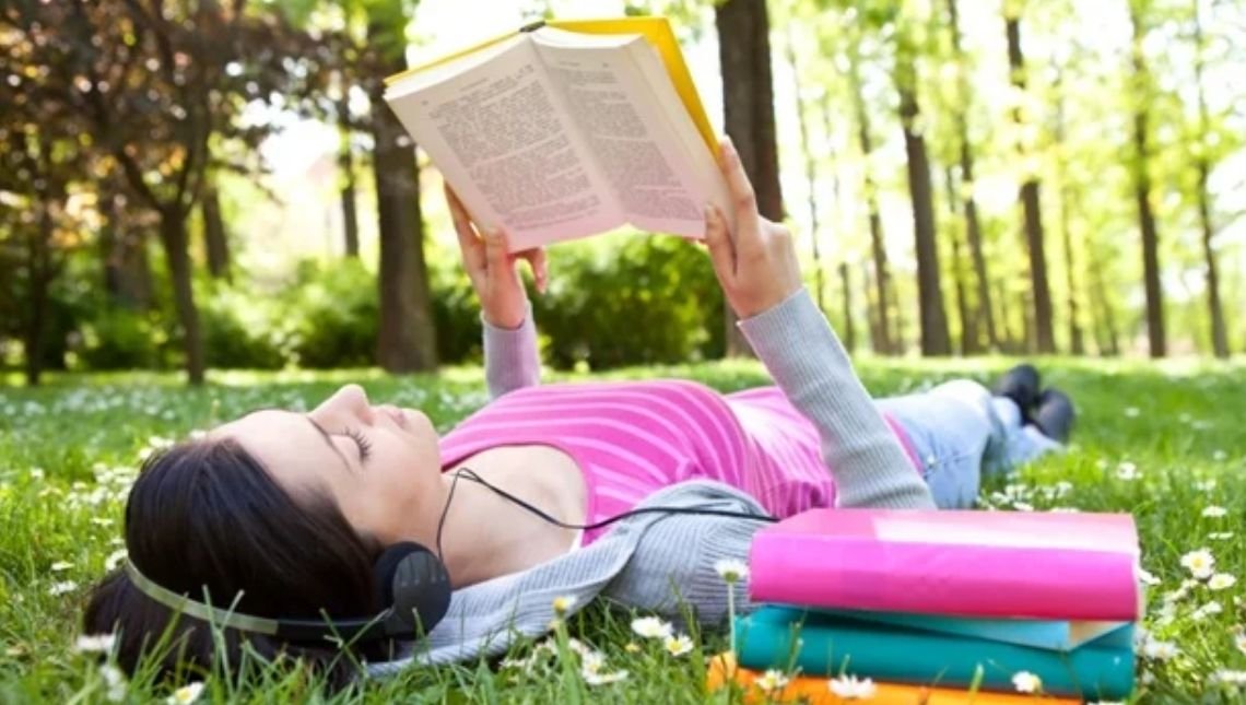 Mais de 7 horas livres por dia podem causar infelicidade, diz pesquisa