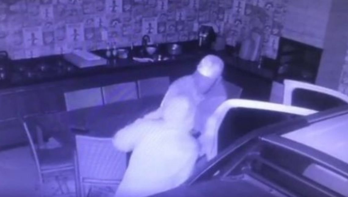 PC prende suspeito de roubo a comerciantes de joias da capital
