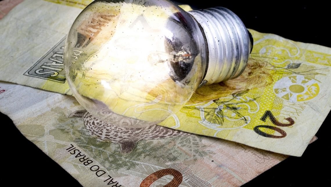 Conta de luz fica mais cara em Goiás a partir desta sexta (22)