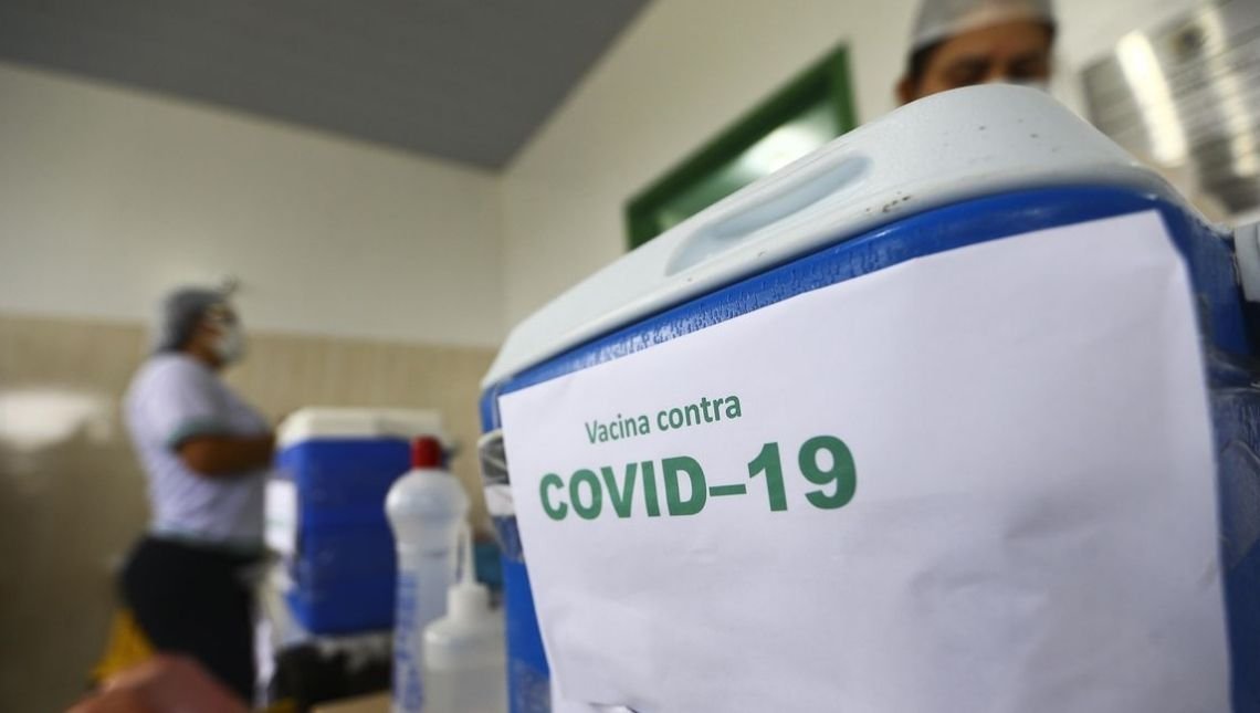 Brasil registra menor média móvel de mortes desde o início da pandemia