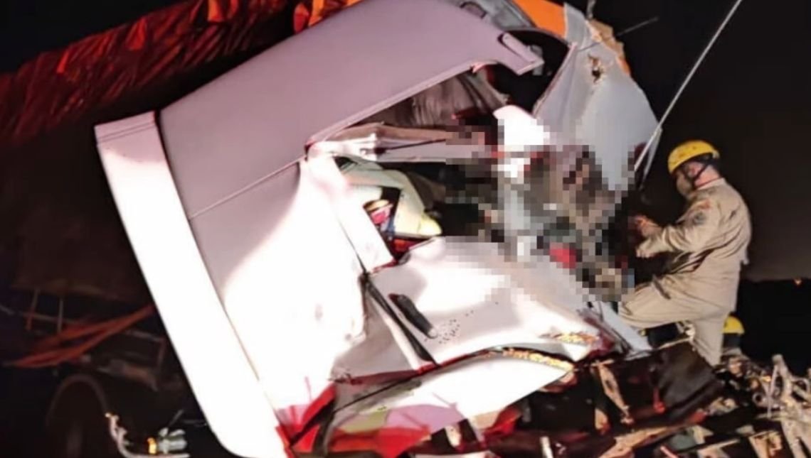 Caminhoneiro morre após ultrapassagem de risco na BR-364, em Jataí