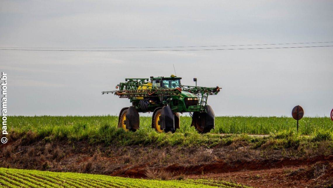 Cotação Agronegócio Cidade Jataí Goiás maquina agrícola estrada