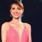 Suelen Reis, apresentadora da TV Anhanguera, desmaia durante entrega de prêmio