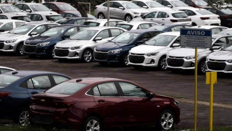 Venda de veículos novos cai 17% em outubro, informa Fenabrave