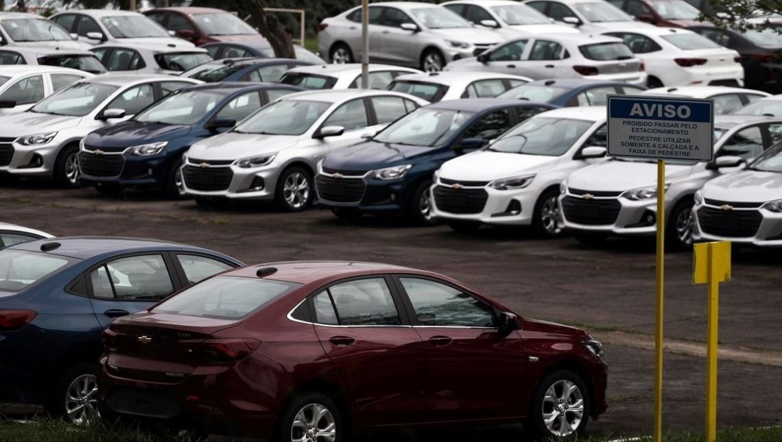 Venda de veículos novos cai 17% em outubro, informa Fenabrave