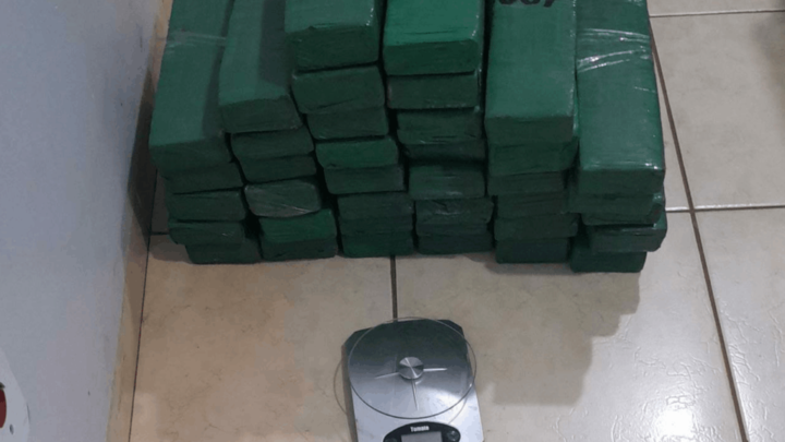 Mulher de detento é presa com 38 tabletes de maconha avaliados em R$ 60 mil em Jataí
