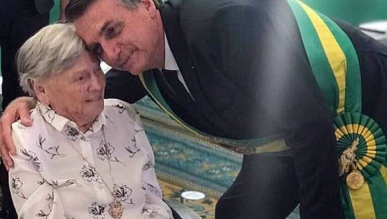 Mãe do presidente Jair Bolsonaro morre aos 94 anos