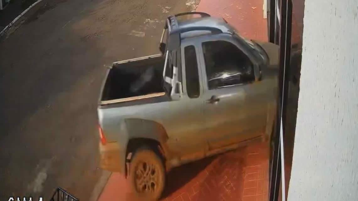 MOTORISTA INVADE IGREJA EM JATAÍ VISANDO DANIFICAÇÃO DO LOCAL