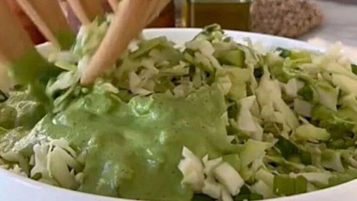 Aprenda a fazer a salada verde das deusas que viralizou no TikTok