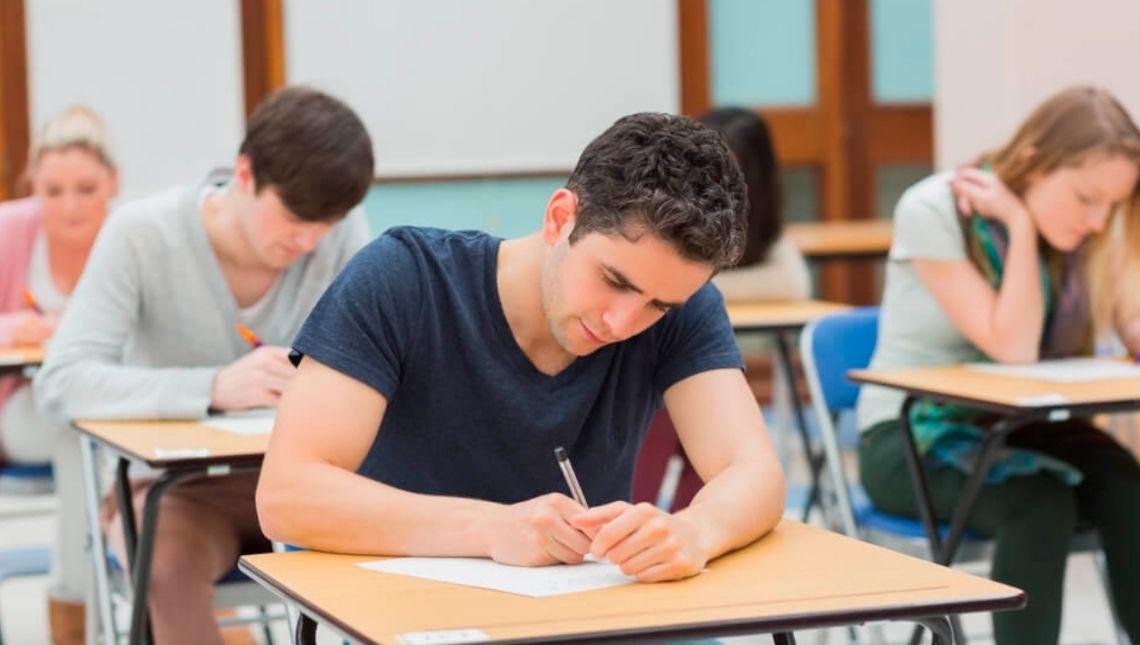 Faculdade em apenas 2 anos é uma boa saída para quem trabalha