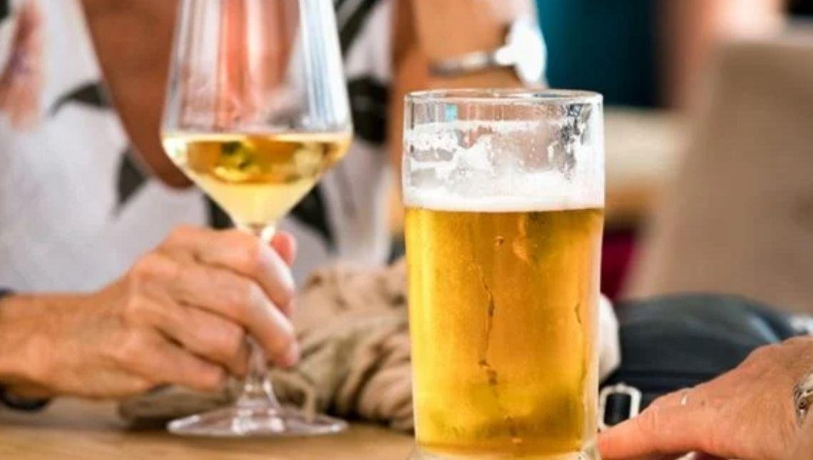 Consumo diário de cerveja diminui tamanho do cérebro, diz estudo