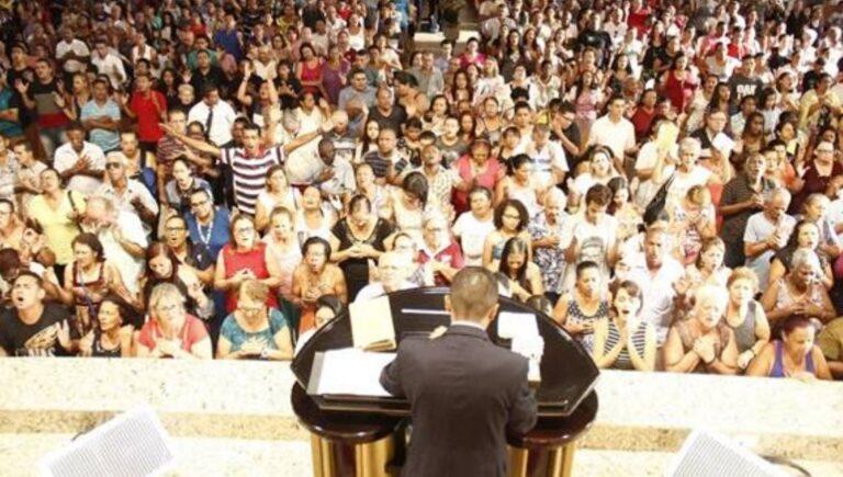 Fiel dá prêmio da Loteria à igreja, arrepende-se e juiz manda devolver