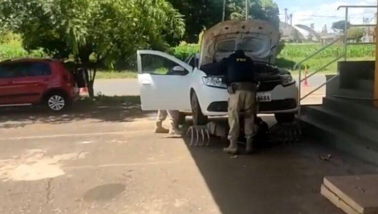 PRF recupera carro roubado em Rio Verde