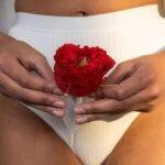 Veja 12 hábitos que podem prejudicar a saúde íntima feminina lista vai do absorvente diário à calcinha no box
