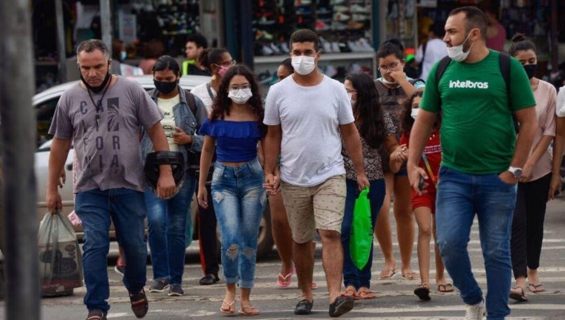 Contaminados com Covid são mais propensos a desenvolverem 20 doenças, diz estudo