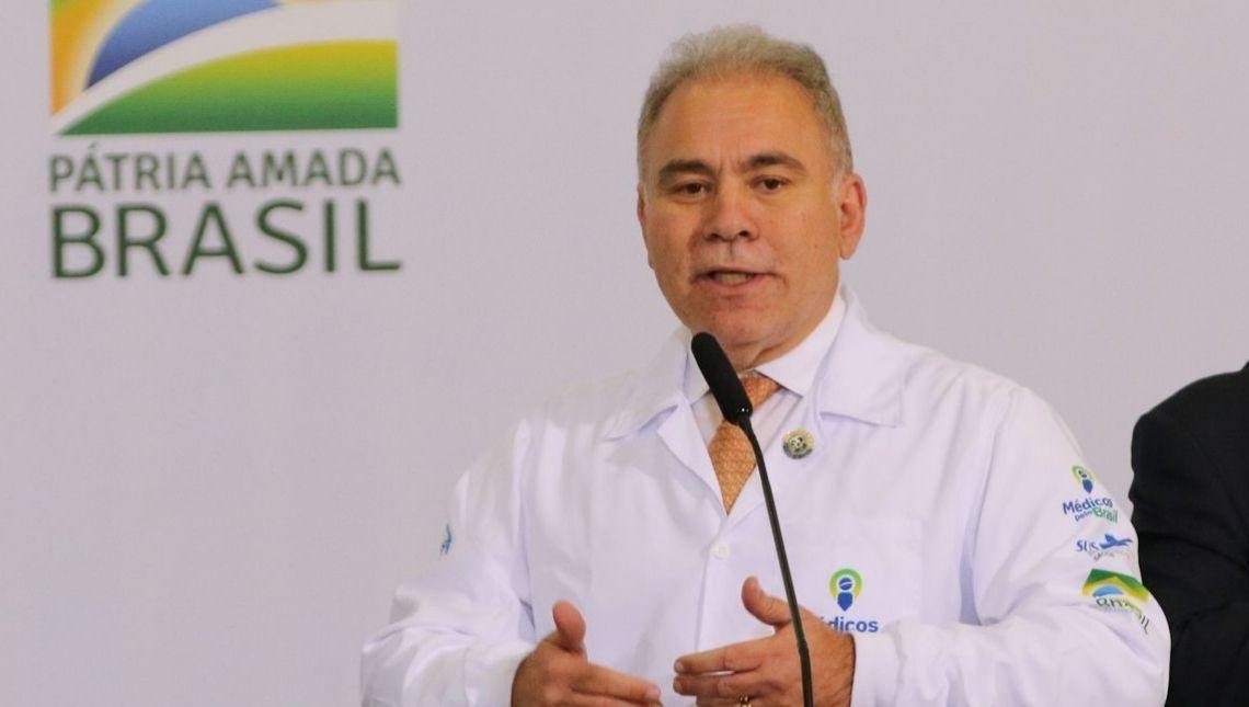 Covid-19 ministro oficializa fim de emergência sanitária