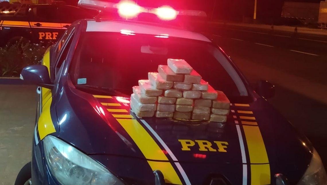 PRF prende casal que transportava cocaína avaliada em R$ 3 milhões, em Jataí