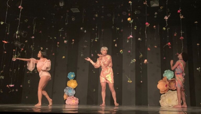 Alunos da Escola Municipal de Teatro e Dança de Jataí participam de um intercâmbio de vivências corporais em Mineiros-GO