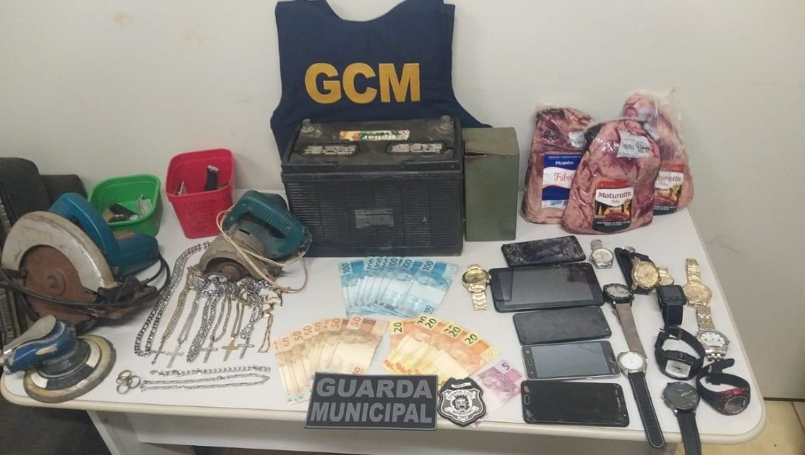 GCM prende suspeito de furtar peça de picanha, em Jataí
