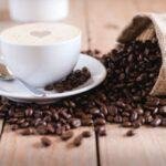 Pessoas que tomam café regularmente vivem mais. Saiba quantidade ideal