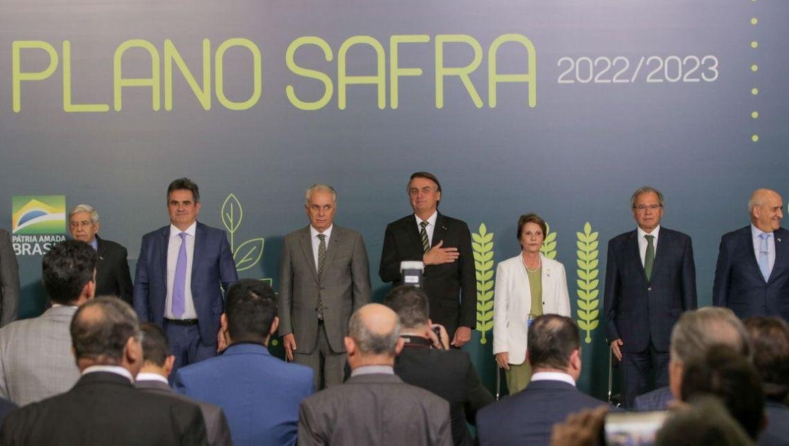 Plano Safra 2022/2023 anuncia R$ 340,8 bilhões para a agropecuária