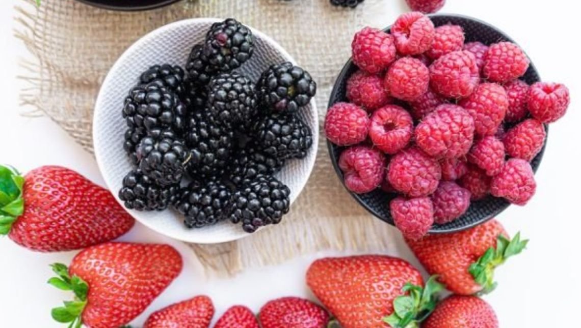 Conheça cinco alimentos que previnem o câncer para inserir na dieta