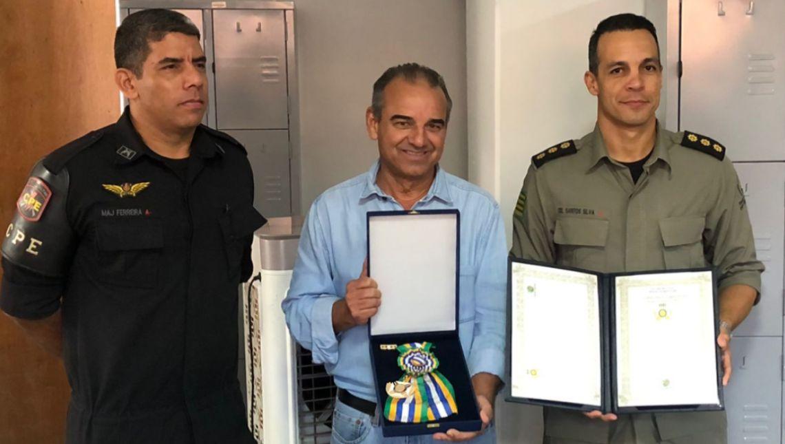 Prefeito de Jataí é homenageado pela Polícia Militar do Estado de Goiás