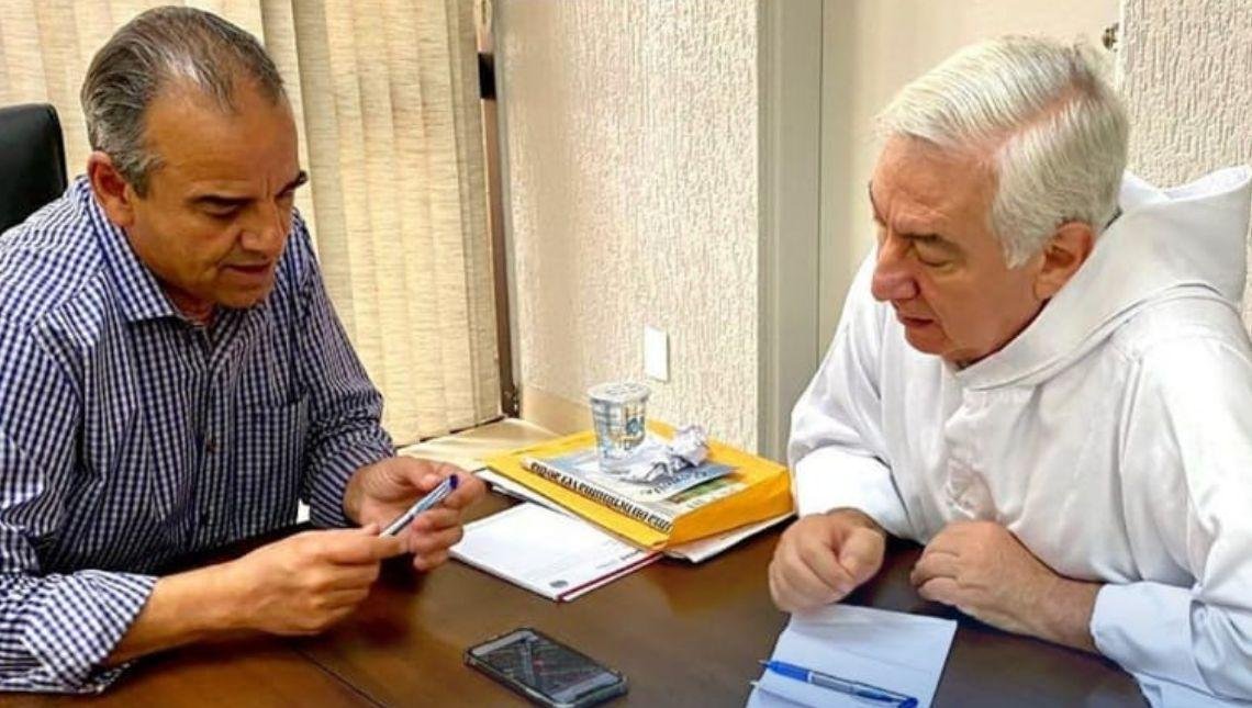 Prefeitura de Jataí e Hospital Padre Tiago discutem parcerias