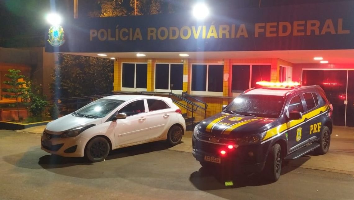 Polícia Rodoviária Federal recupera veículo, em Jataí