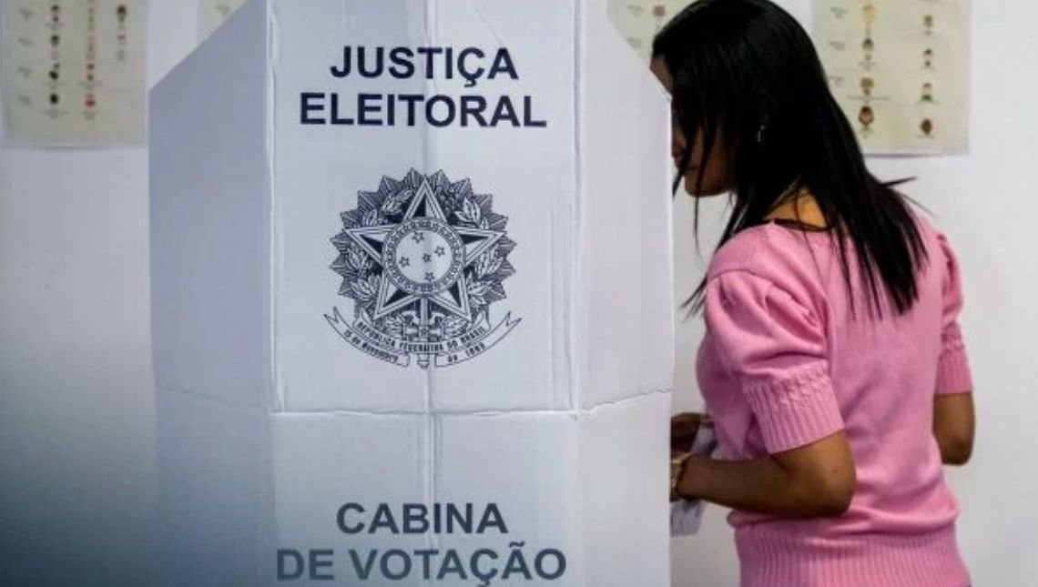 Vai viajar no 2° turno das eleições Saiba como justificar o voto