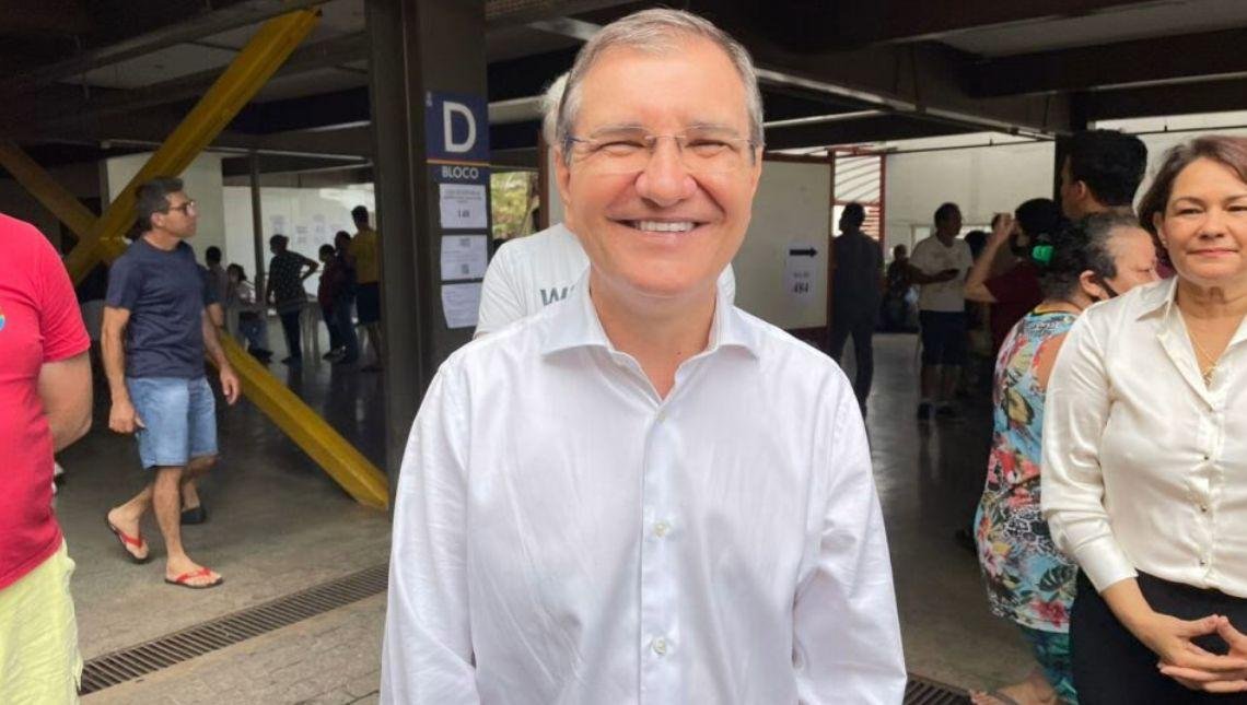 Wolmir Amado retorna à PUC Goiás para votar e deixa em aberto o futuro na política