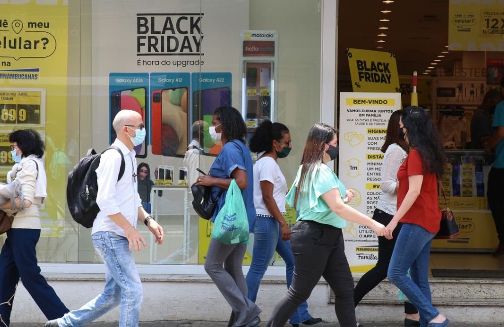 Cartilha alerta consumidores para promoções na Black Friday